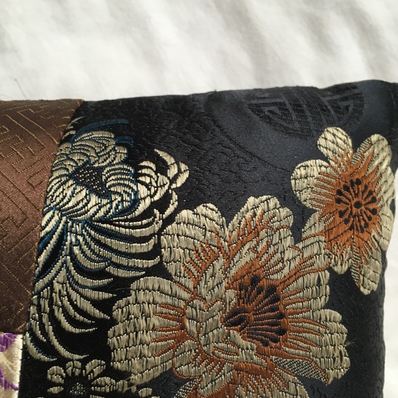 Collectible pillow Shipibo Butterfly Chinese coins - Picture 2 of 8